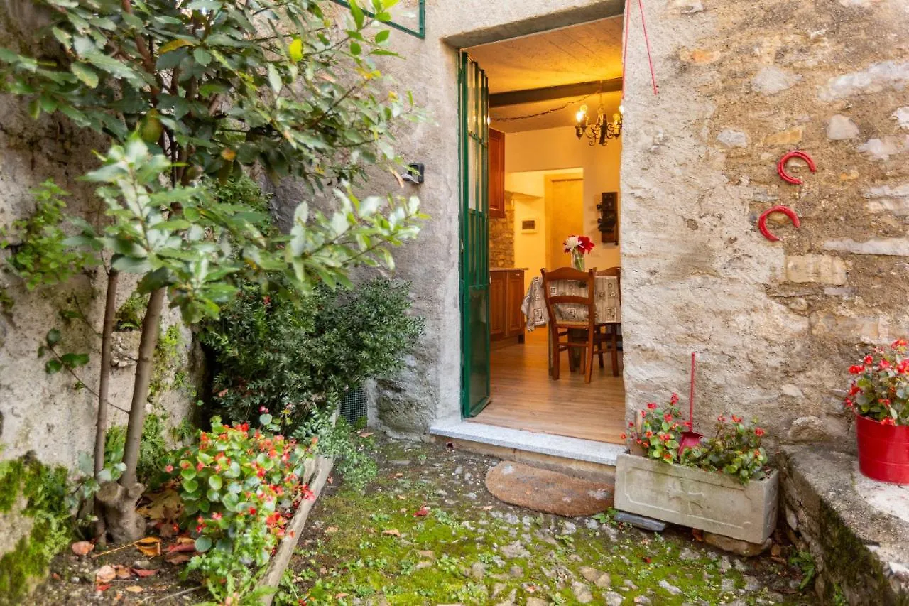 Apartament Vecchia Perledo 1907 Włochy